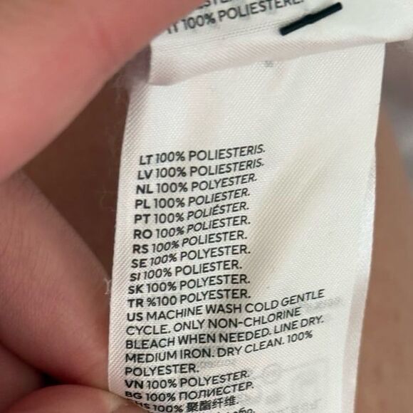 H&M purple & white checkered chunky knit tassel scarf - Picture 2 of 3